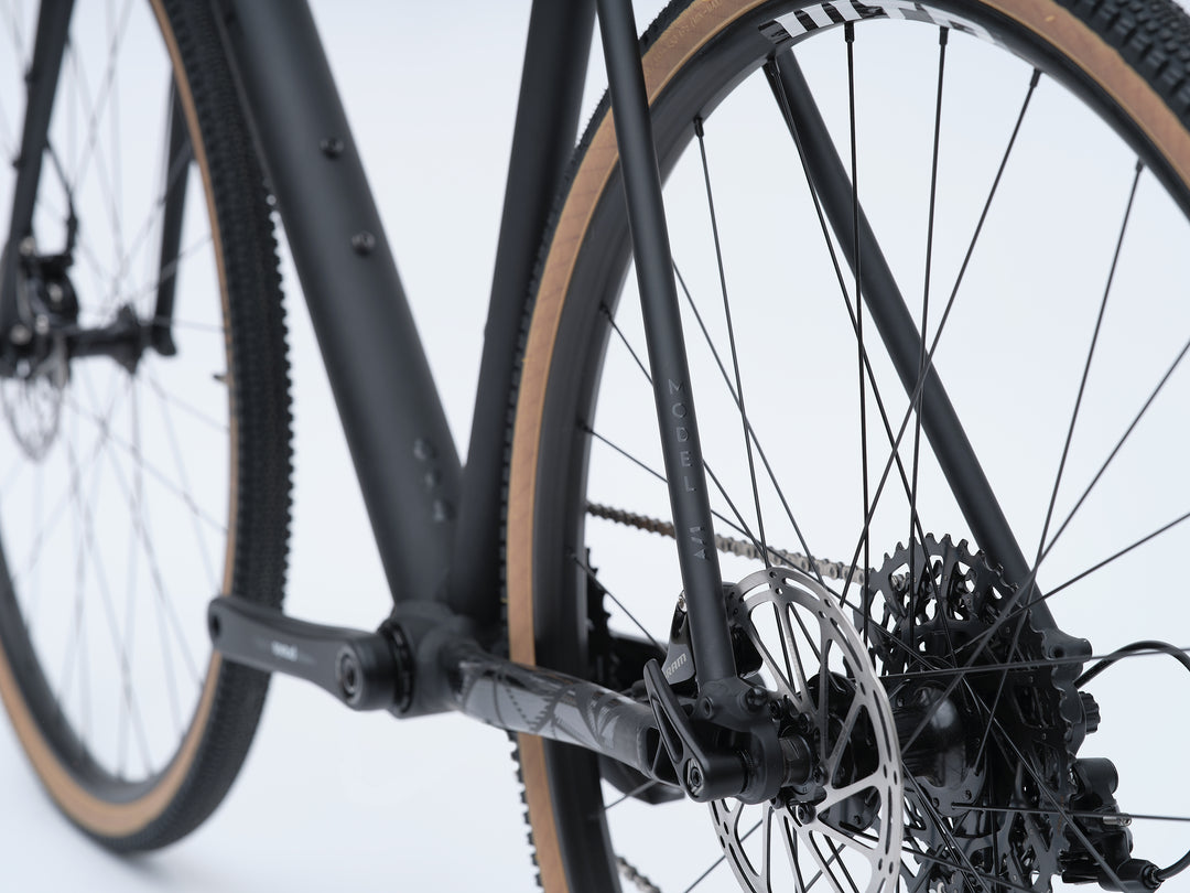 VAAST MODEL A/1 700C APEX1 MATTE BLACK